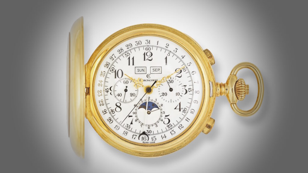 Goldene Taschenuhr von Chronoswiss aus dem Jahr 1990 mit Triple Calendar (Zeigerdatum, Fenster für Tag und Monat) und Mondphasenanzeige. Schätzpreis: 4000 bis 6000 Euro.